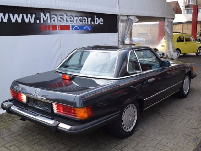 Mercedes-Benz 560 SL
