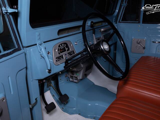 Toyota Land Cruiser FJ 45