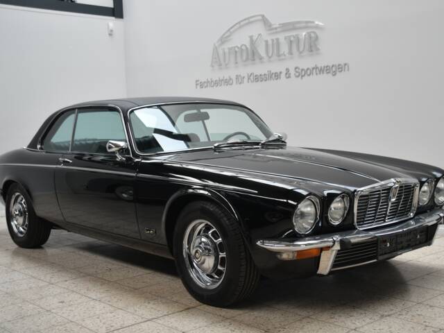 Immagine 1/44 di Jaguar XJ 5.3 C (1976)