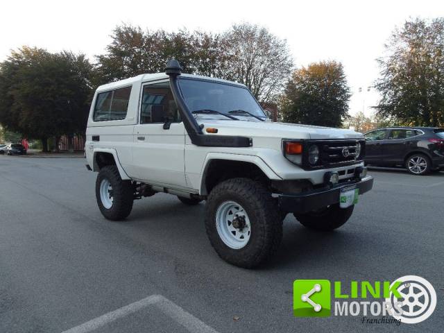 Image 1/20 of Toyota Land Cruiser 100 (2001)