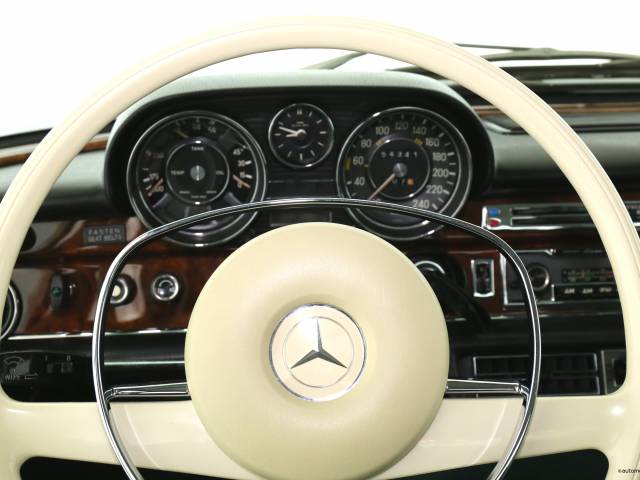 Mercedes-Benz 300 SEL 4.5