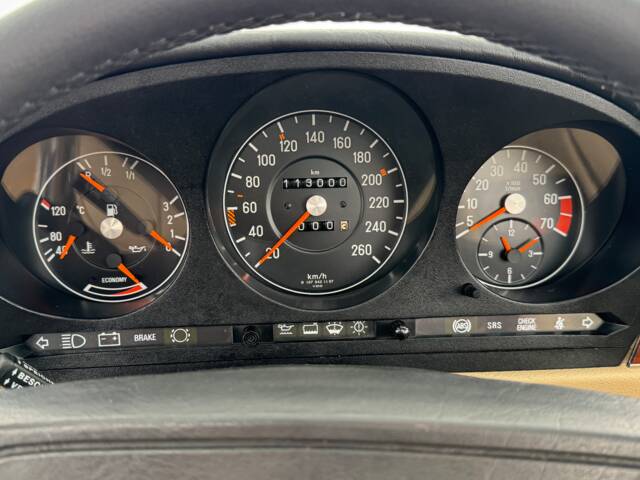 Mercedes-Benz 560 SL