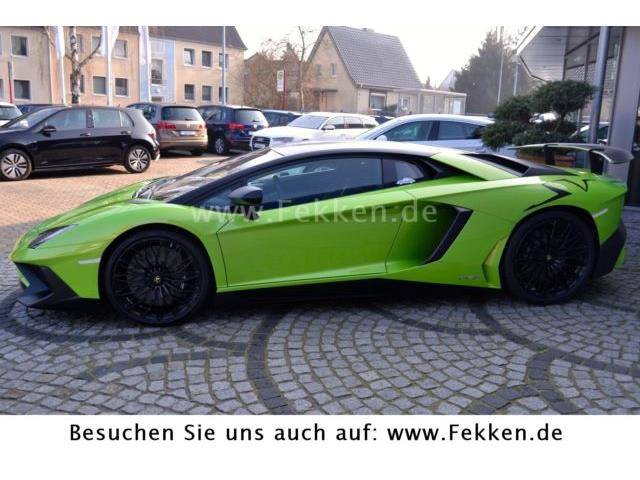 Lamborghini Aventador LP 750-4 SV