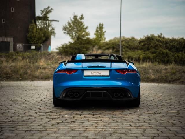 Jaguar F-Type Project 7