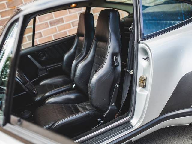 Porsche 911 Turbo 3.3