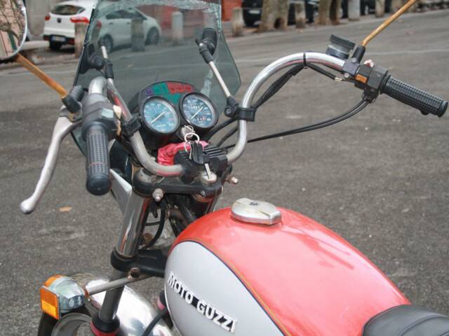 Moto Guzzi V35 C