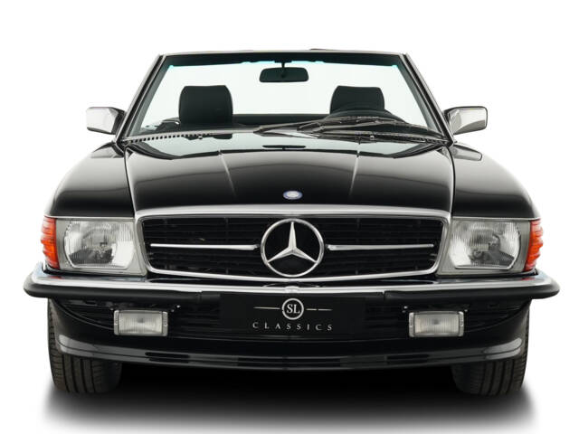 Mercedes-Benz 560 SL
