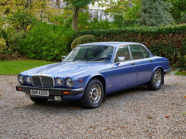 Imagen 1/17 de Daimler Sovereign 4.2 (1982)