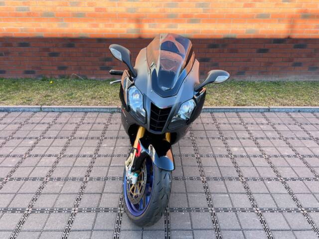 Aprilia RSV 1000 R