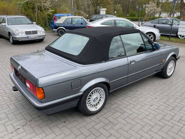BMW 325i