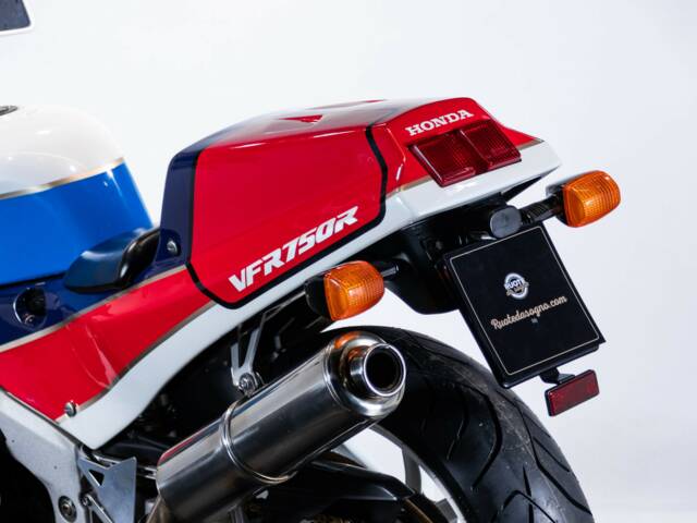 Honda VFR 750R RC 30