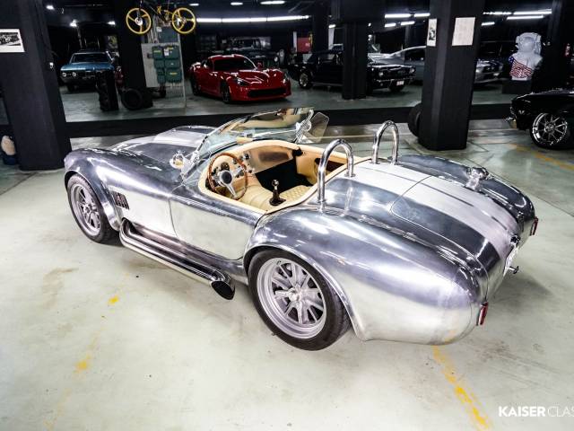 AC Cobra 427