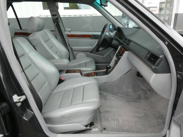 Mercedes-Benz 500 E