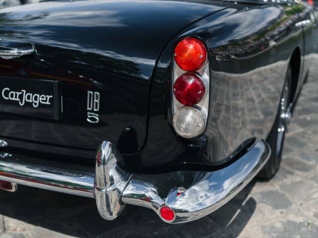 Aston Martin DB 5 Volante