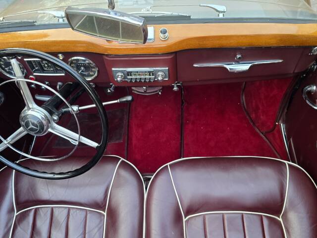Mercedes-Benz 220 Cabriolet A