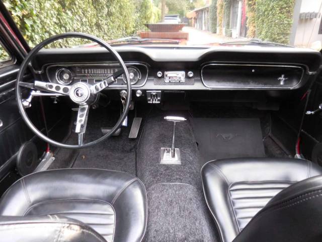 Ford Mustang 200