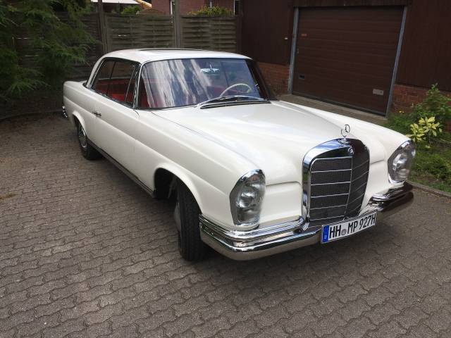 Image 1/48 de Mercedes-Benz 220 SE b (1965)