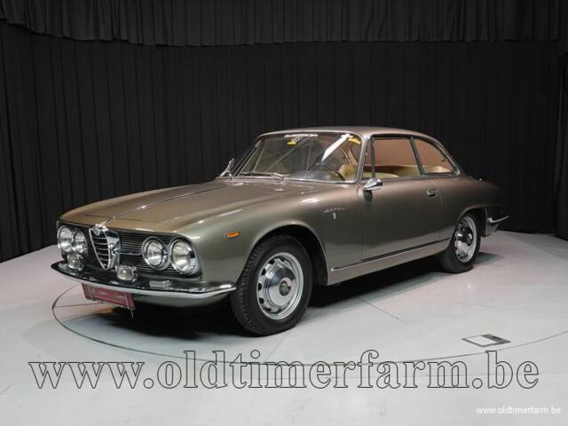 Immagine 1/15 di Alfa Romeo 2000 Sprint (1961)