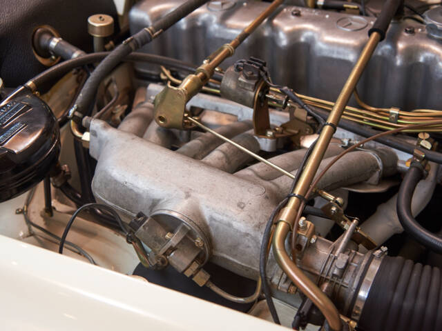 Mercedes-Benz 230 SL