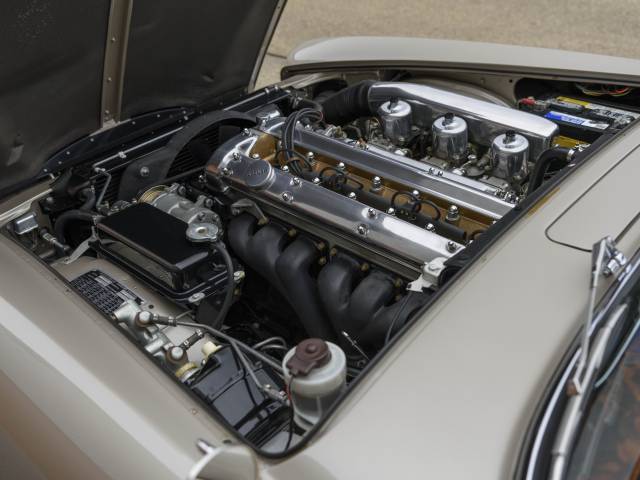 Jaguar Mk X 4.2