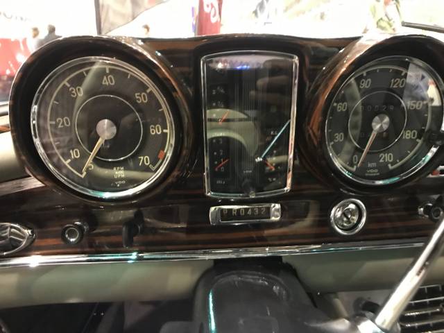 Mercedes-Benz 300 SE