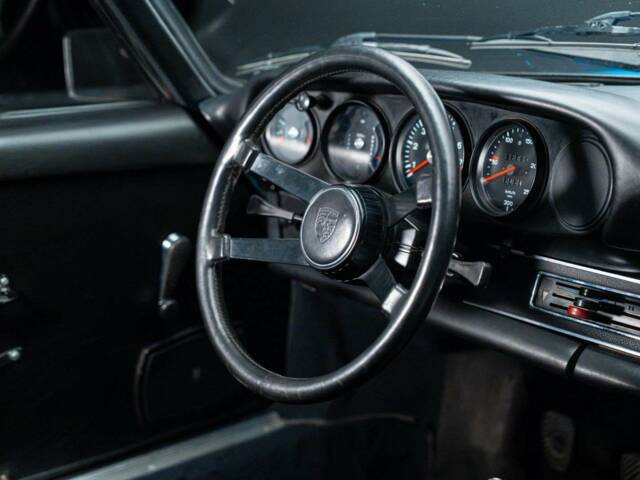 Porsche 911 Carrera 2.7