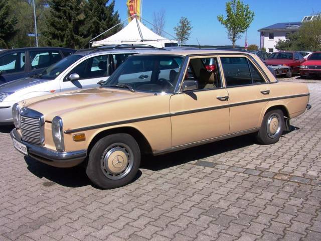 Mercedes-Benz 200 D