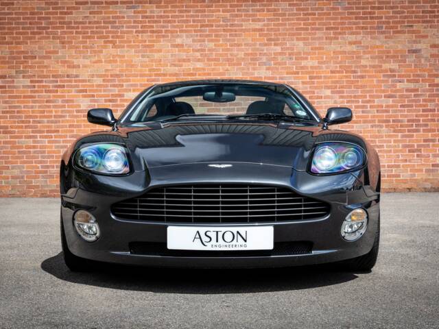 Aston Martin V12 Vanquish S
