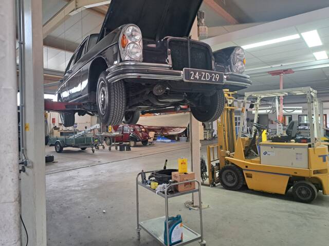 Mercedes-Benz 250 S