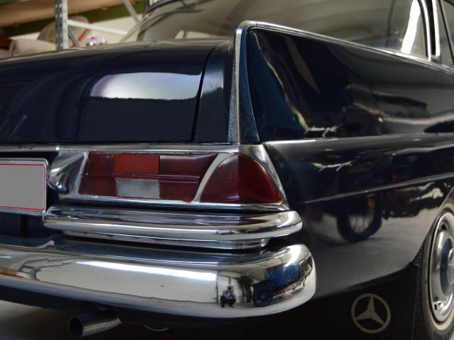 Mercedes-Benz 220 S b