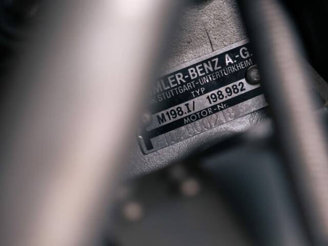 Mercedes-Benz 300 SL Roadster