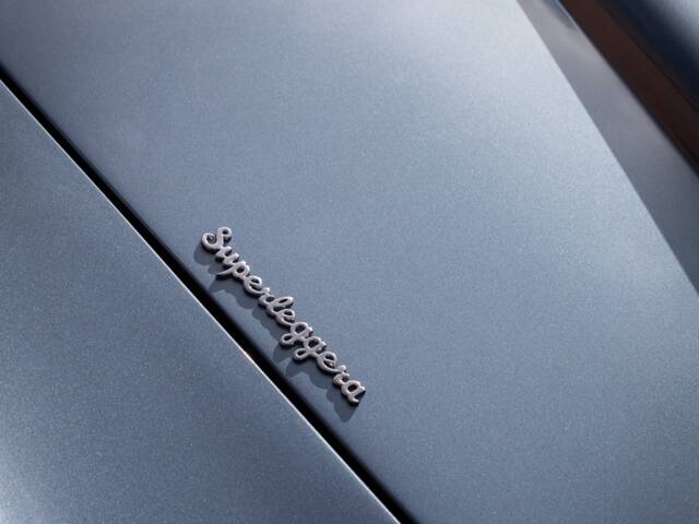 Aston Martin DB 6 Vantage