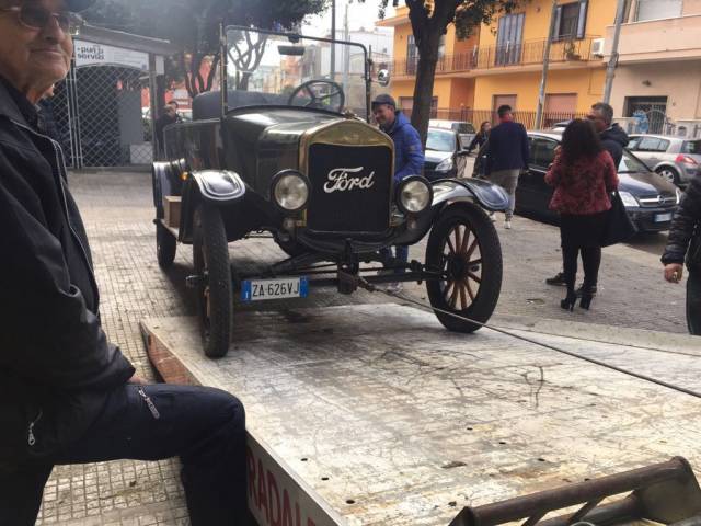 Image 1/24 of Ford Model T Charabanc (1924)