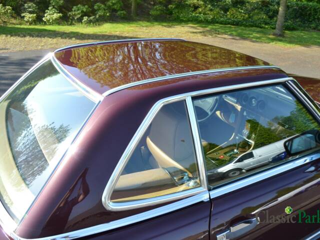 Mercedes-Benz 560 SL