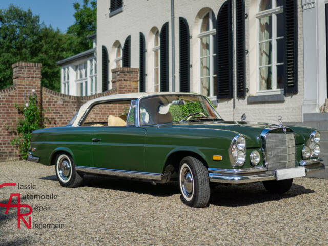 Mercedes-Benz 220 SE b