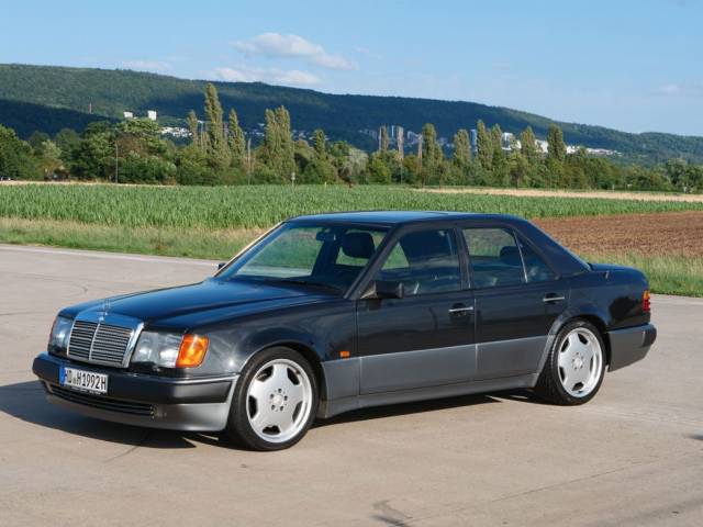 Image 1/49 of Mercedes-Benz 500 E (1992)