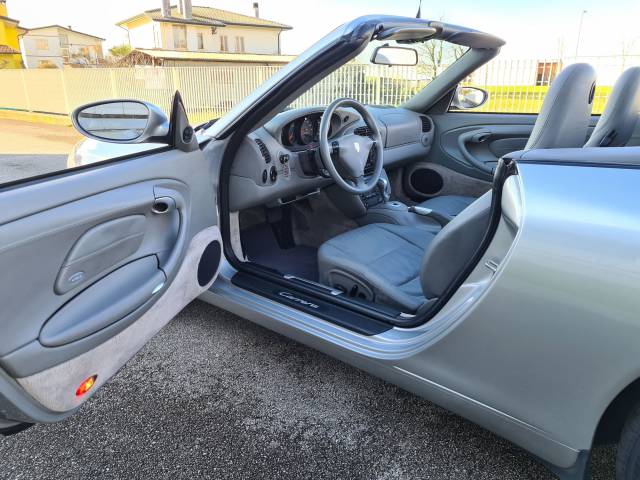 Porsche 911 Carrera