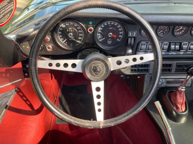 Jaguar E-Type V12