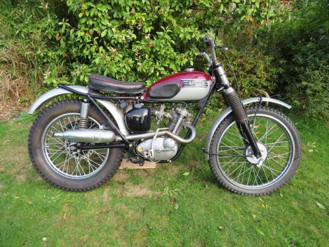 Imagen 1/29 de Triumph DUMMY (1967)