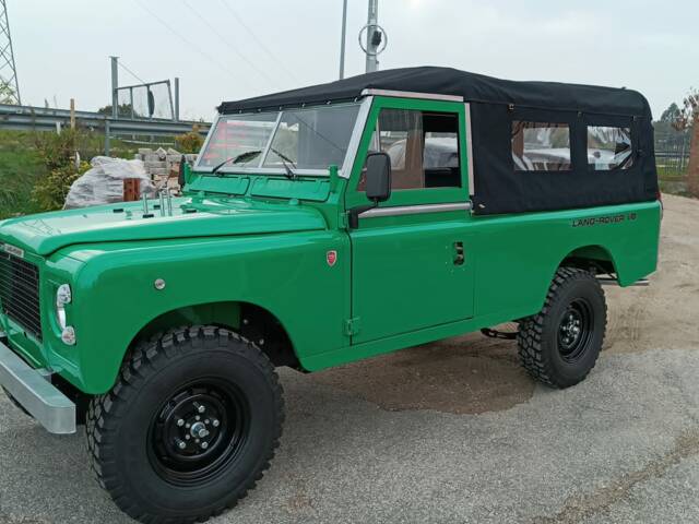 Image 1/19 of Land Rover 109 (1980)