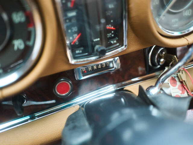 Mercedes-Benz 280 SE