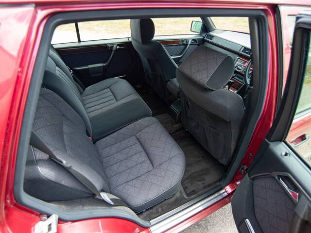 Mercedes-Benz E 320 T