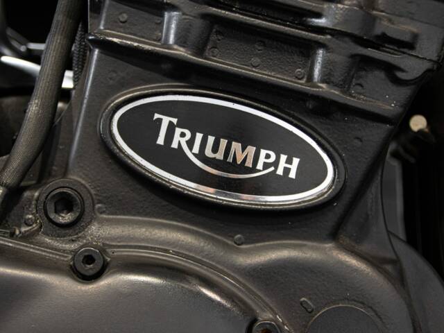 Triumph Trident 900