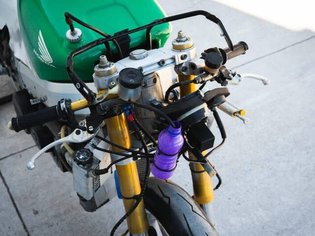 Honda VFR 750R RC 30