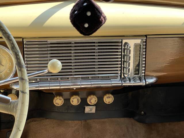 Packard Deluxe Eight Club Sedan