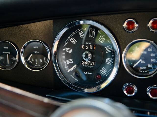 Aston Martin DBS V8