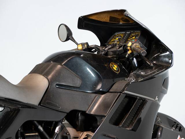 BMW K1