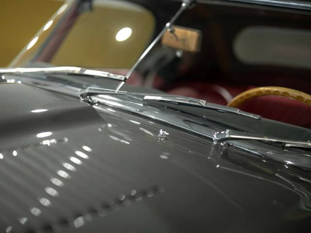 Jaguar E-Type 3.8 Flat Floor