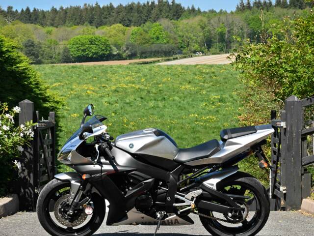 Yamaha YZF-R1