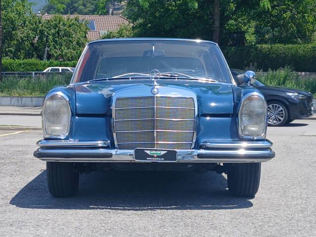Mercedes-Benz 250 SE
